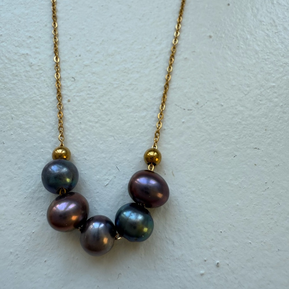 Elegant Gold and Peacock Pearl Necklace and earrings
